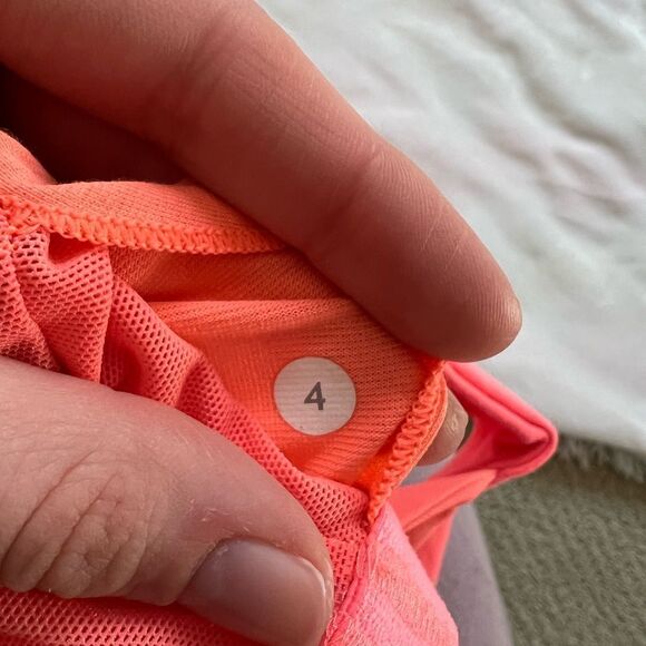 Lululemon Scoop Neck Tank - Picture 9 of 10